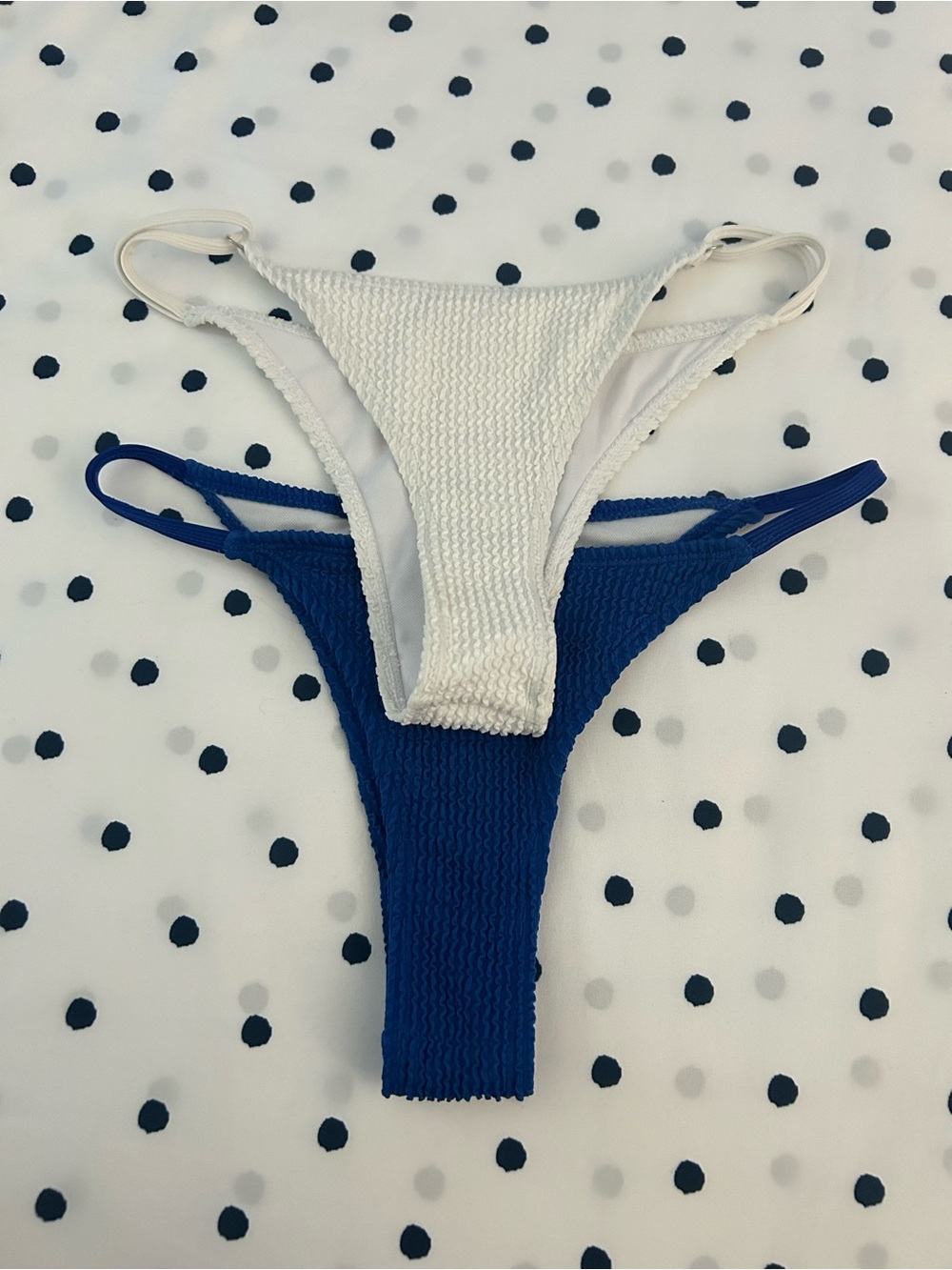 White & blue ruched bikini bottoms